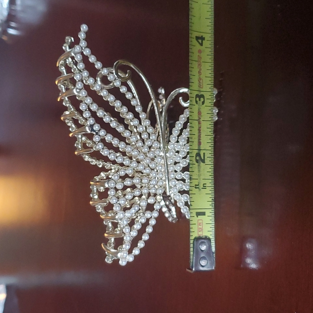 Gold Tone and Pearl Butterfly hair clip.